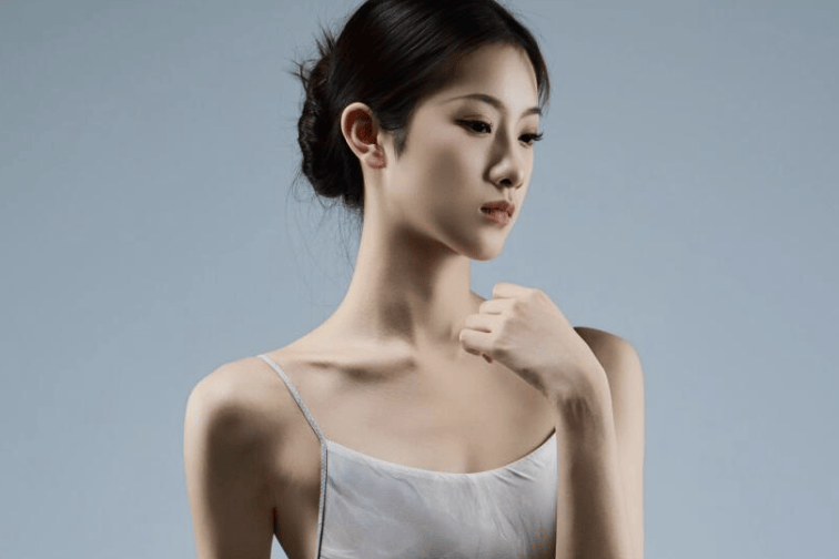 西甲皇家奥维耶多vs西班牙人:我预测小,进球少,比分0-1、1-1